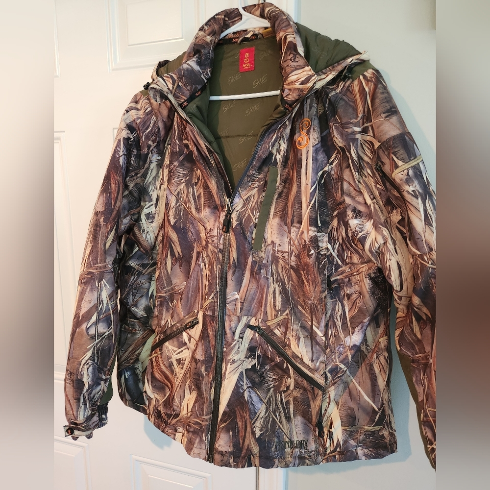 Insulated Women’s Camo Hooded Jacket - Olive/Brown